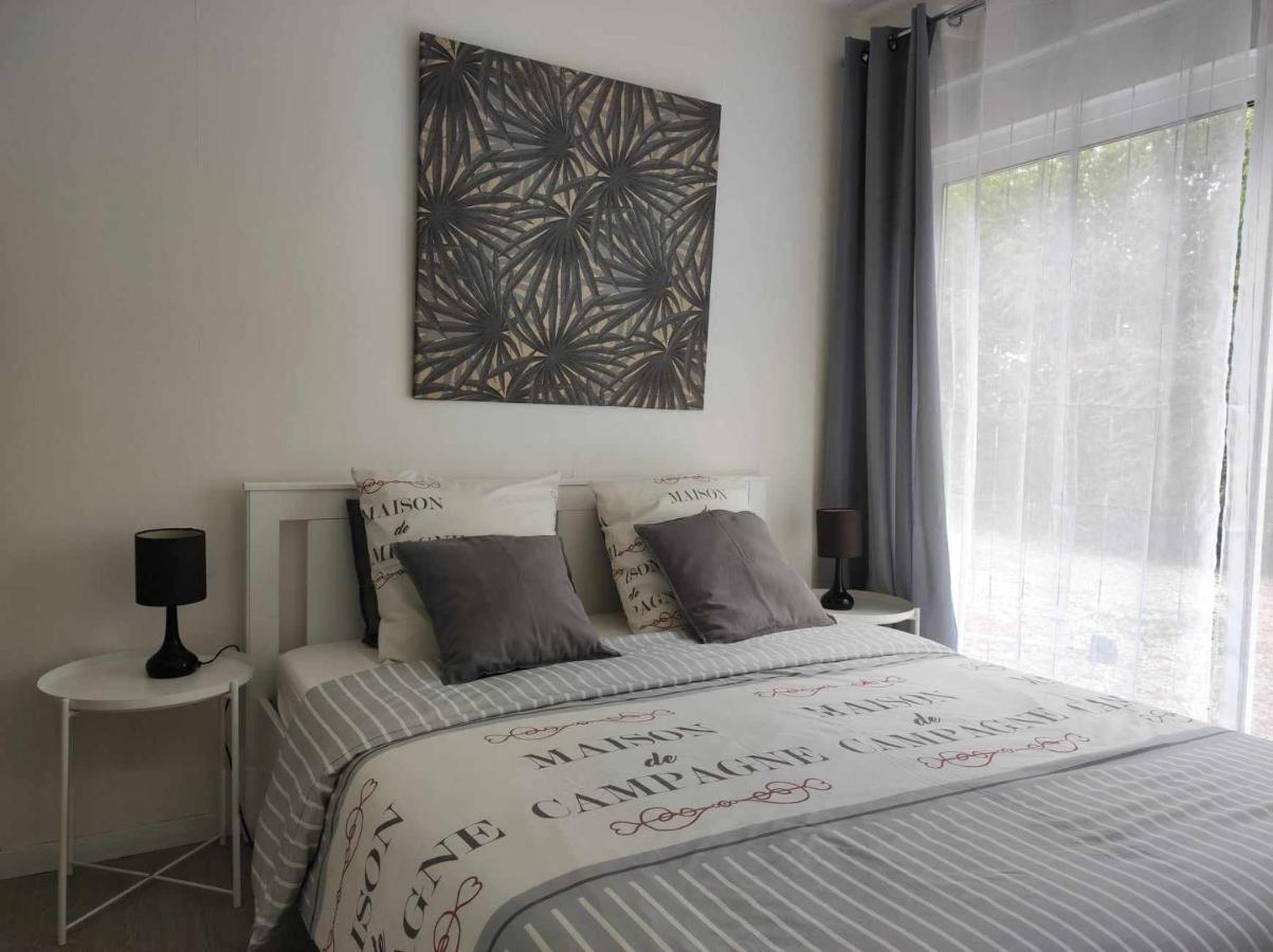 Villa Des Petites Chaumes Авалон Екстериор снимка